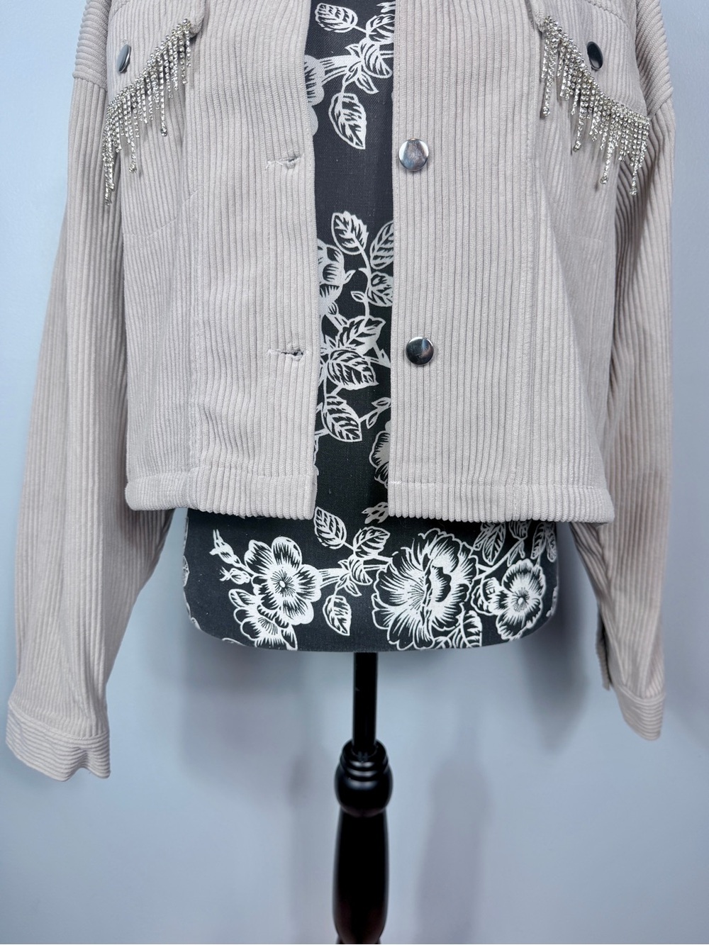 NWT Stoosh beige cropped oversize corduroy rhinestone fringe jacket size large - Picture 5 of 11
